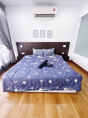 Connected train 3 Bedrooms - ABOVE KLGATEWAY MALL